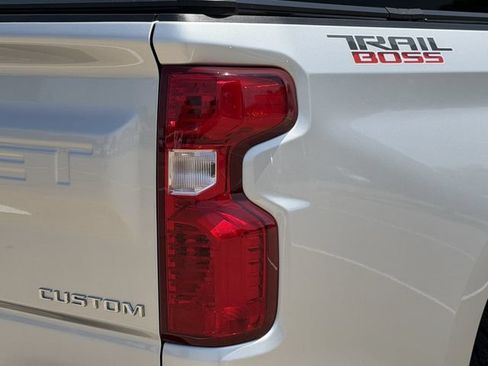 Used 2022 Chevrolet Silverado 1500 Custom Trail Boss AWD/4WD image 7