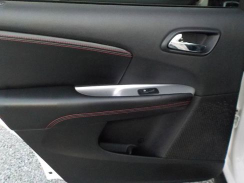 Used 2019 Dodge Journey GT image 19