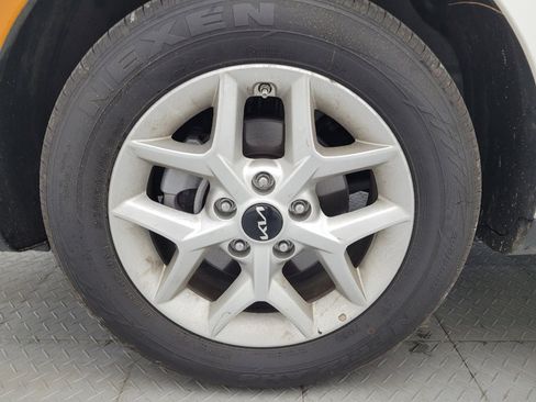 Used 2025 Kia Soul LX w/ LX Technology Package image 31