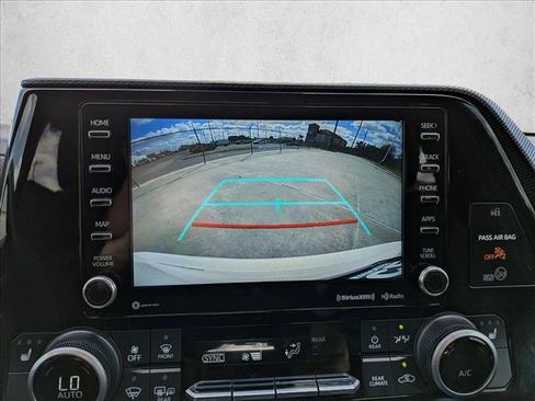 Used 2021 Toyota Highlander XSE AWD/4WD image 13