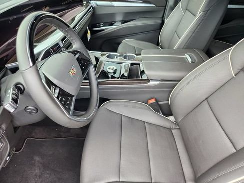 New 2026 Cadillac Escalade ESV Luxury w/ Touring Package AWD/4WD image 9