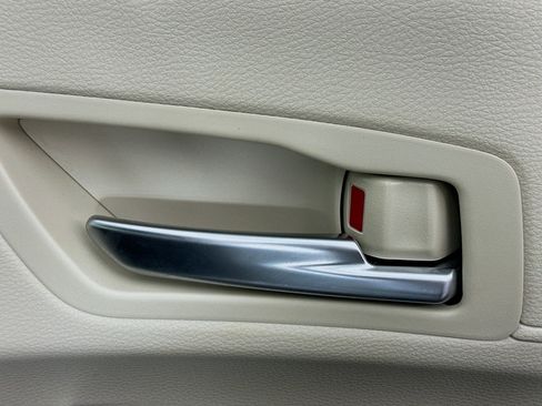 Used 2024 Toyota Sienna Platinum image 29