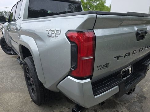 Used 2024 Toyota Tacoma TRD Sport image 6