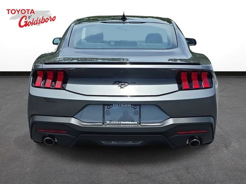 Used 2025 Ford Mustang Coupe RWD image 6