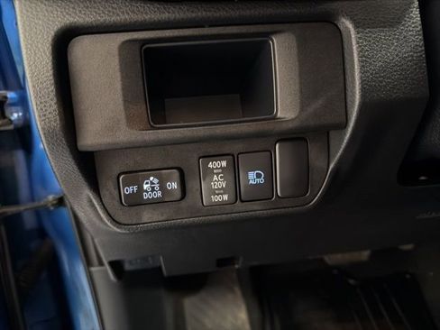 Used 2018 Toyota Tacoma Limited AWD/4WD image 15