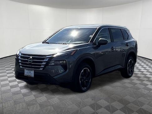 Used 2025 Nissan Rogue SV AWD/4WD image 3