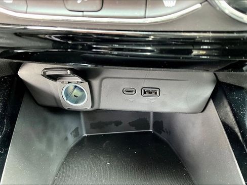 Used 2024 Chevrolet Trax LT w/ Driver Confidence Package FWD image 12