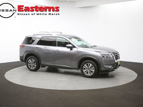 Used 2023 Nissan Pathfinder SL AWD/4WD image 46
