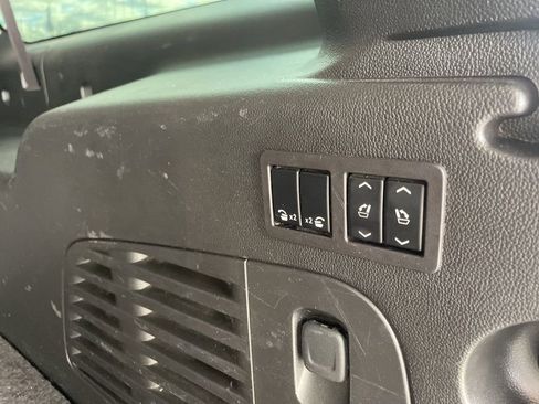 Used 2017 GMC Yukon XL Denali w/ Open Road Package image 29