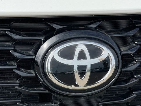 Used 2022 Toyota Highlander XSE AWD/4WD image 15