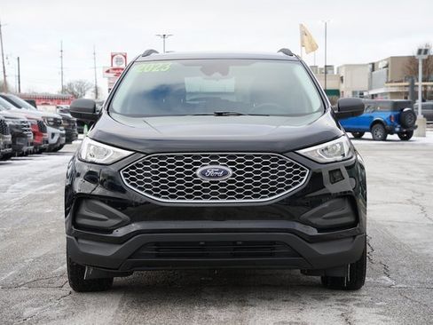 Certified 2023 Ford Edge SE image 2