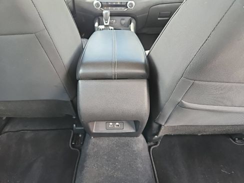Used 2024 Nissan Altima 2.5 SV FWD image 31