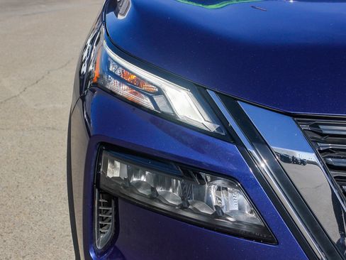 Used 2022 Nissan Rogue S image 4