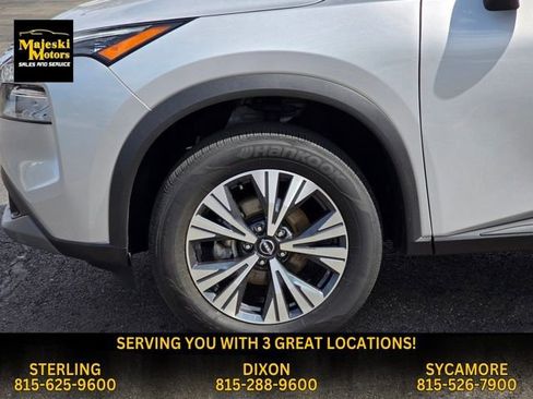 Used 2023 Nissan Rogue SV image 16