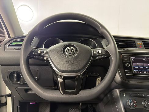 Used 2018 Volkswagen Tiguan S w/ 3rd Row Seat Package AWD/4WD image 13