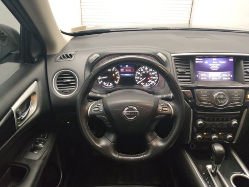 Used 2020 Nissan Pathfinder SV FWD image 22