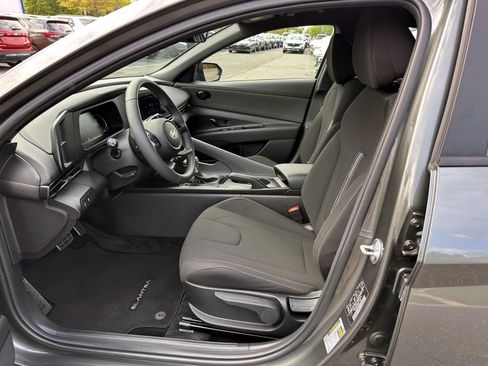 Used 2025 Hyundai Elantra Sport w/ Cargo Package FWD image 12