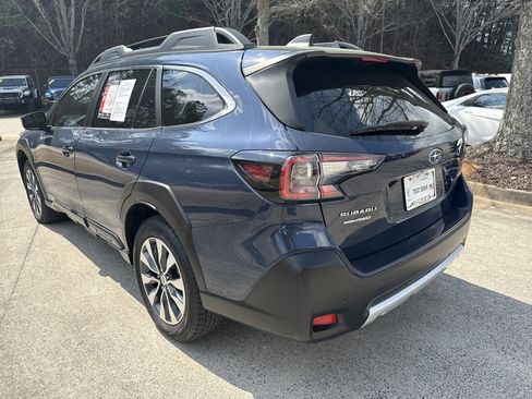 Used 2023 Subaru Outback Limited image 5