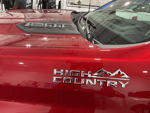 Used 2024 Chevrolet Silverado 2500 High Country w/ High Country Premium Package image 10