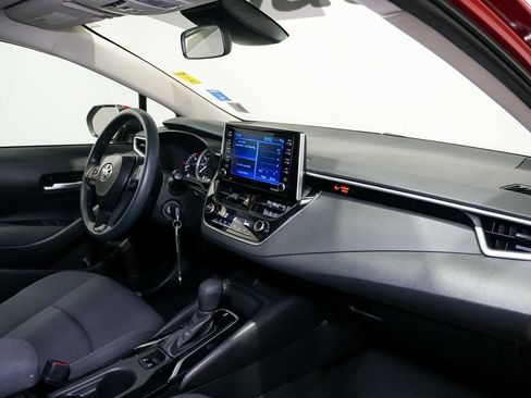 Used 2021 Toyota Corolla LE FWD image 19