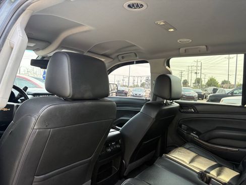 Used 2020 Chevrolet Suburban LT RWD image 20