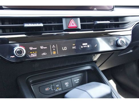 New 2026 Kia K5 LXS FWD image 22