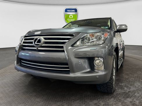 Used 2013 Lexus LX 570 4WD w/ Luxury Pkg image 5