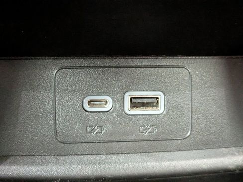 Used 2023 Cadillac XT4 Sport image 16