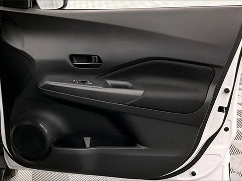 New 2025 Nissan Kicks Play S image 32