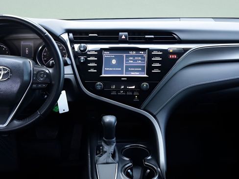 Used 2020 Toyota Camry SE FWD image 33