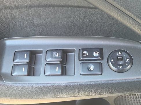 Used 2017 Kia Forte LX FWD image 17