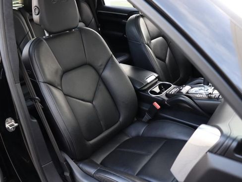 Used 2017 Porsche Cayenne GTS image 33