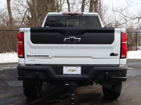 Certified 2024 Chevrolet Silverado 2500 ZR2 w/ ZR2 Bison Edition image 9