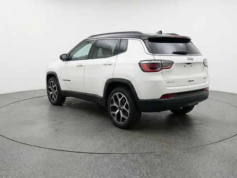 Used 2025 Jeep Compass Limited image 6