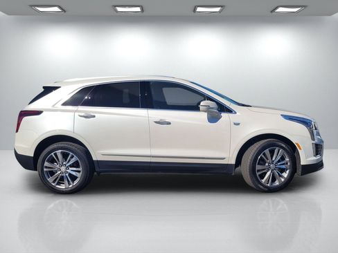 Used 2026 Cadillac XT5 Premium Luxury w/ Driver Assist Package FWD image 3