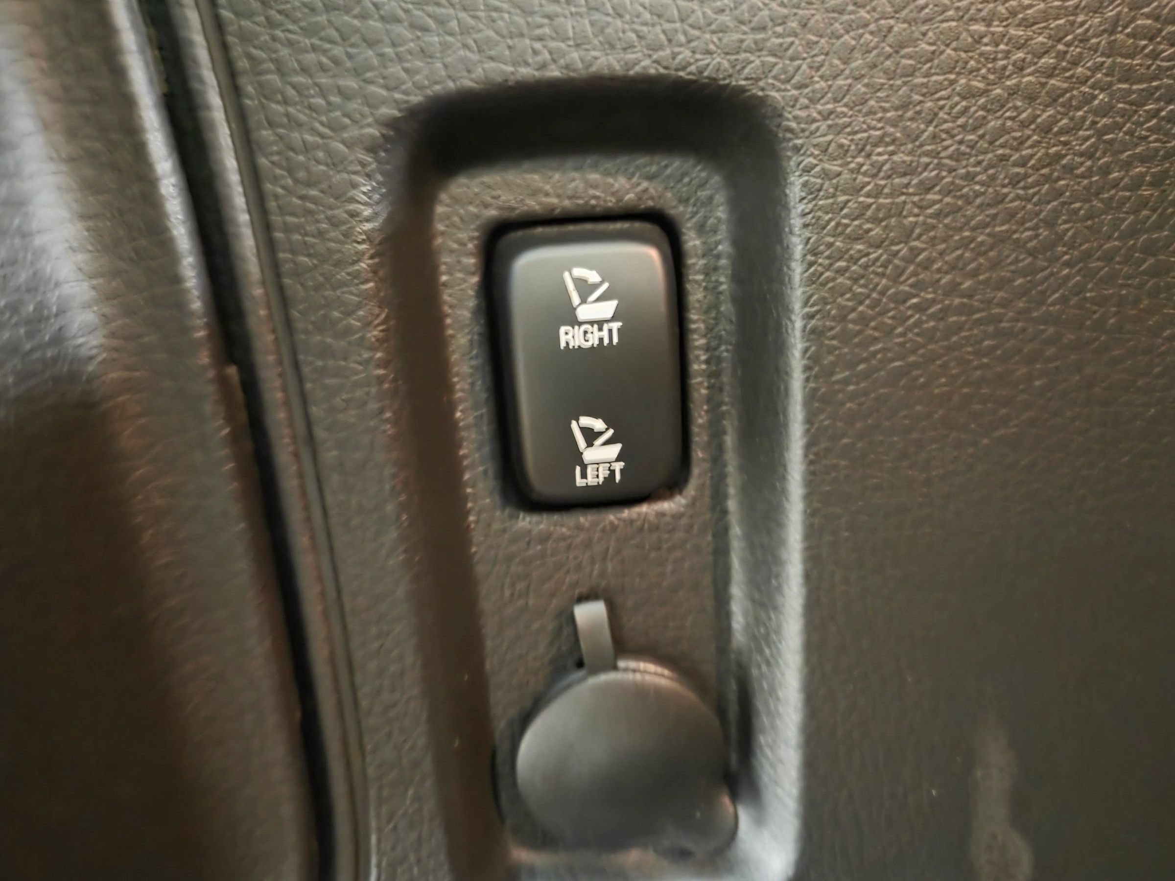 Used 2010 Ford Edge SEL FWD image 37