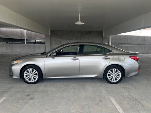 Used 2015 Lexus ES 350 w/ Premium Package FWD image 23