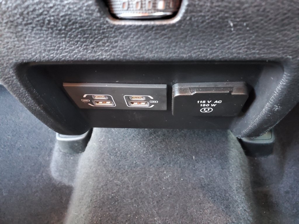 Used 2022 Jeep Cherokee Trailhawk w/ Premium Leather Package AWD/4WD image 12