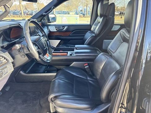Used 2018 Lincoln Navigator Reserve w/ Technology Package image 16