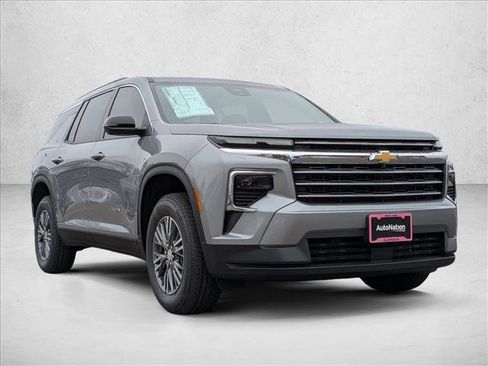 New 2026 Chevrolet Traverse LT w/ Driver Confidence Package image 3