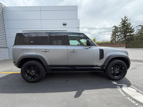 Used 2022 Land Rover Defender 110 X-Dynamic SE AWD/4WD image 9