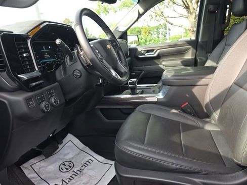 Used 2023 Chevrolet Silverado 1500 LTZ w/ LTZ Premium Package image 37