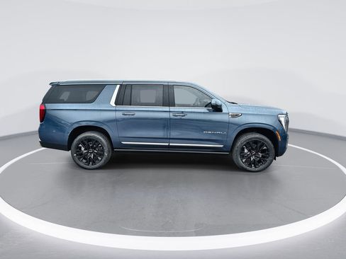 New 2026 GMC Yukon XL Denali w/ Denali Reserve Package AWD/4WD image 9