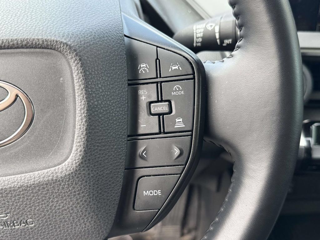 Used 2024 Toyota Prius LE FWD image 23