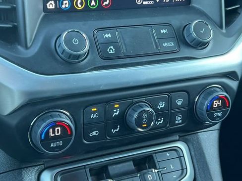 Used 2023 GMC Acadia SLT image 28