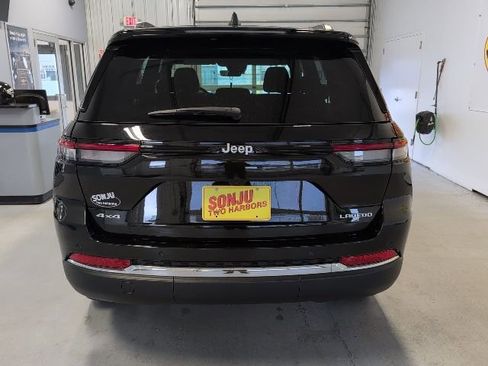 New 2025 Jeep Grand Cherokee Laredo X w/ Luxury Tech Group I AWD/4WD image 4