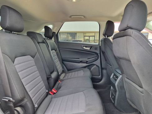 Used 2021 Ford Edge SE FWD image 33