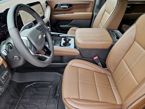 New 2026 Chevrolet Suburban High Country AWD/4WD image 9