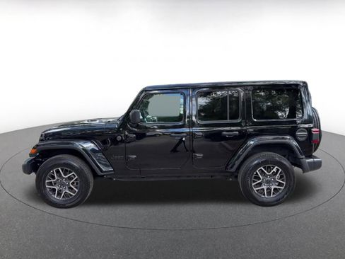 Used 2025 Jeep Wrangler Sahara AWD/4WD image 9