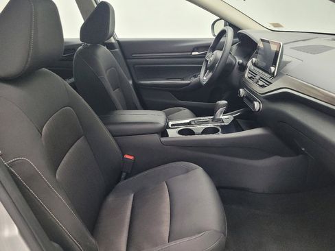 Used 2024 Nissan Altima 2.5 SV image 21